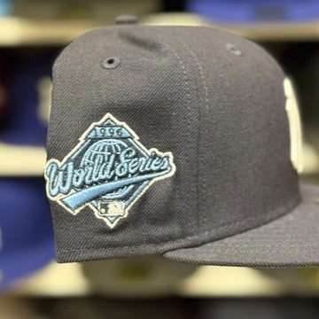 New Era New York Yankees '1998 World Series' Navy 9FIFTY Snapback | Baby Blue Paisley Under Brim - Product Image