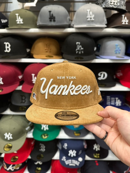 New York Yankees MLB 'Script Logo - Corduroy' | New Era 9FIFTY Snapback | Beige