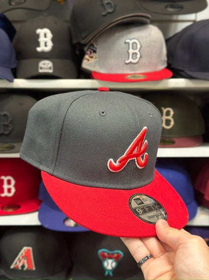 Atlanta Braves MLB Snapback | New Era 9FIFTY Adjustable Snap | Dark Gray/Red