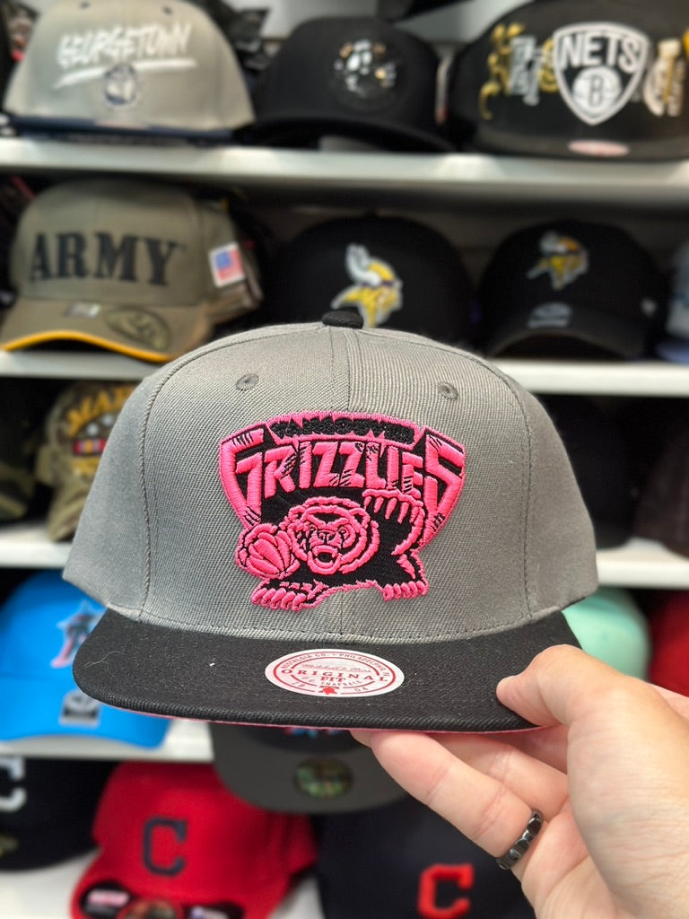 Vancouver Grizzlies NBA Snapback | Mitchell & Ness Original Fit | Silver/Pink