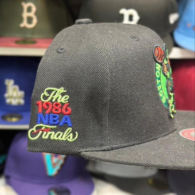 Boston Celtics Black Mitchell & Ness Snapback - Product Image