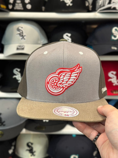 Detroit Red Wings NHL Snapback | Vintage New Era 9FIFTY Adjustable Snap | Tan/Beige