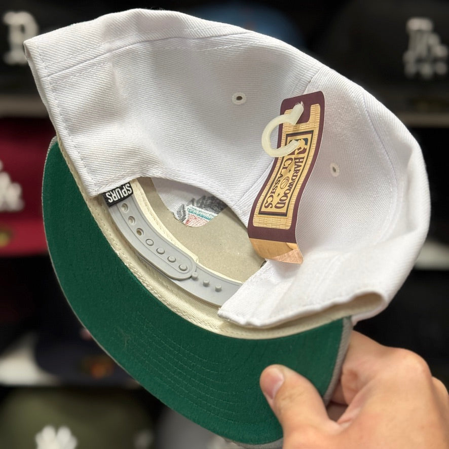 San Antonio Spurs White/Silver '47 Brand Snapback