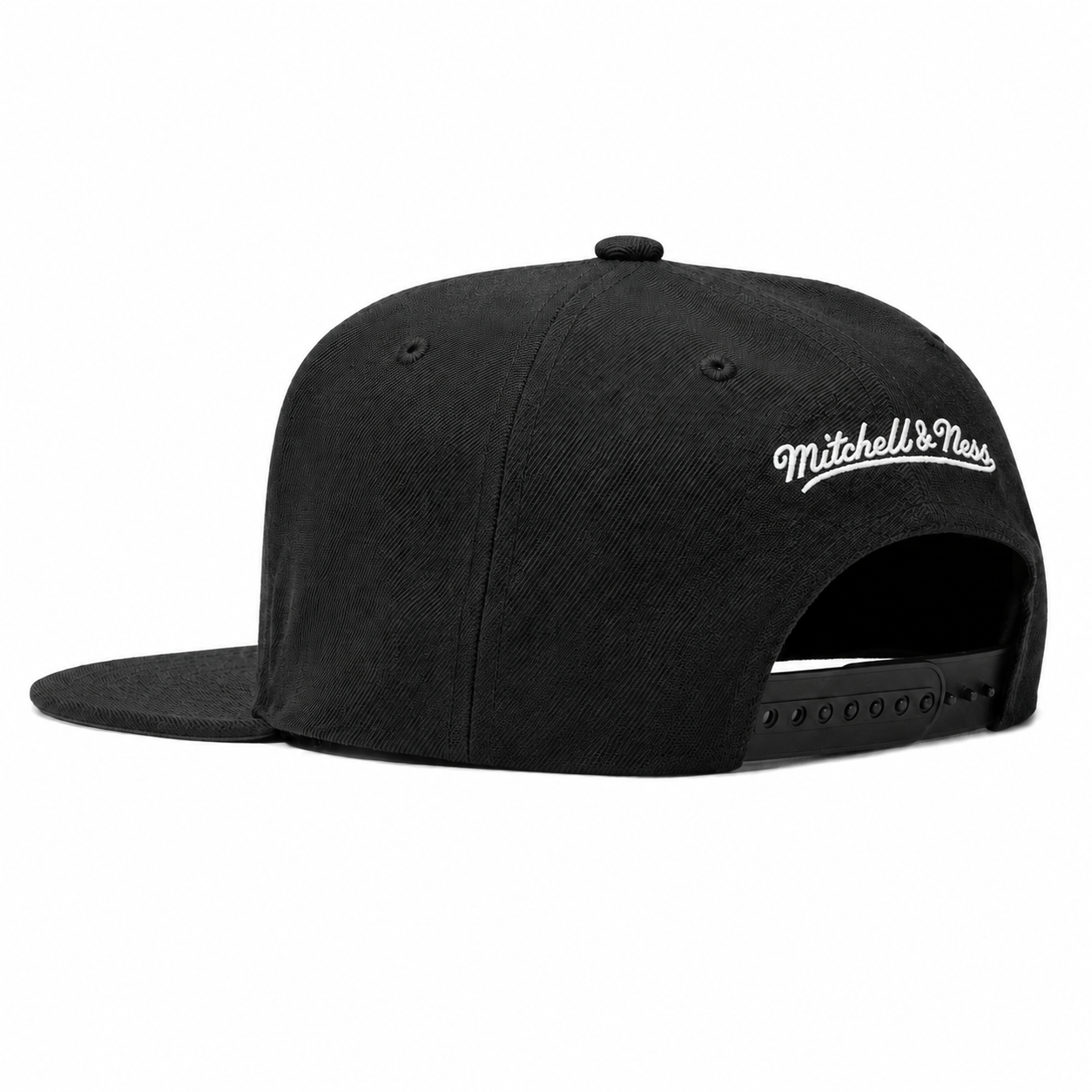 Brooklyn Nets Black/White Mitchell & Ness Snapback - Product Image