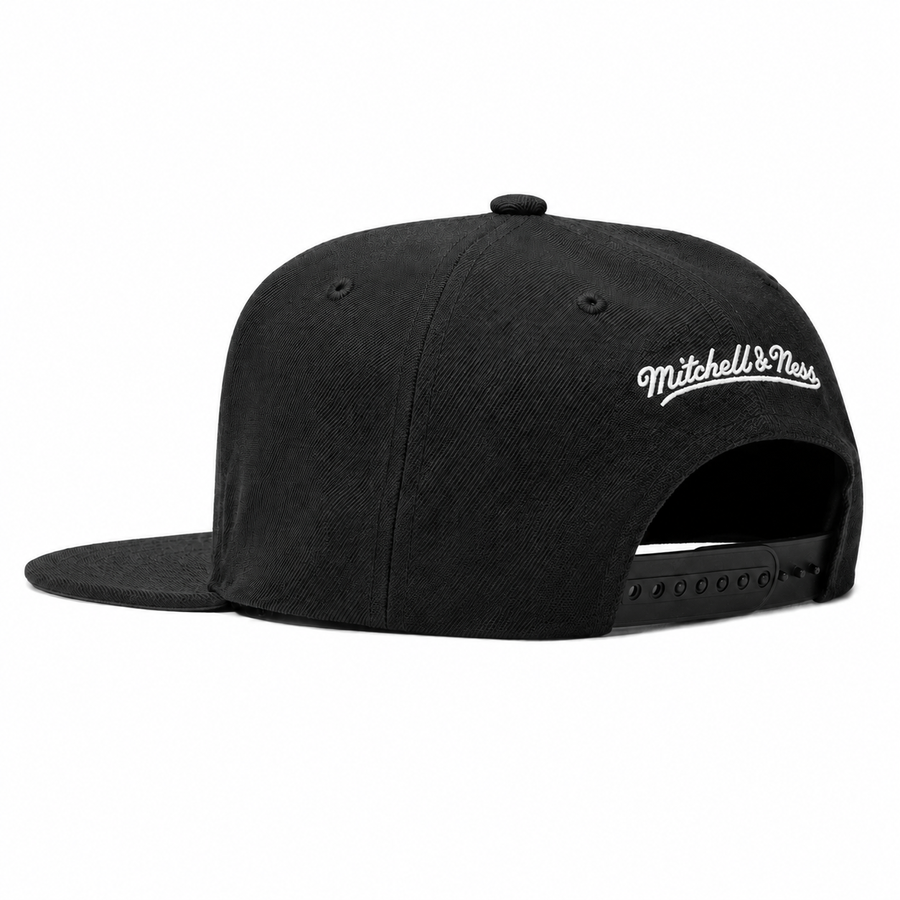 Brooklyn Nets Black/White Mitchell & Ness Snapback - Product Image