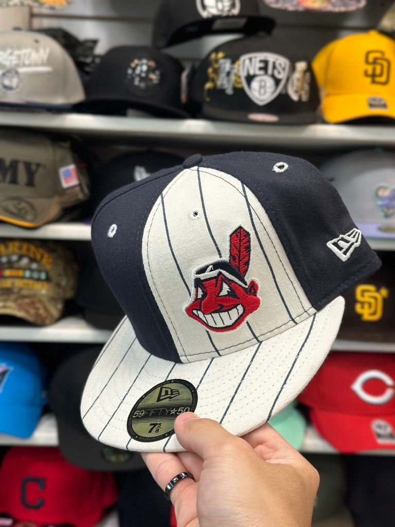 Cleveland Indians MLB Vintage Striped | New Era 59FIFTY Fitted Cap | Navy