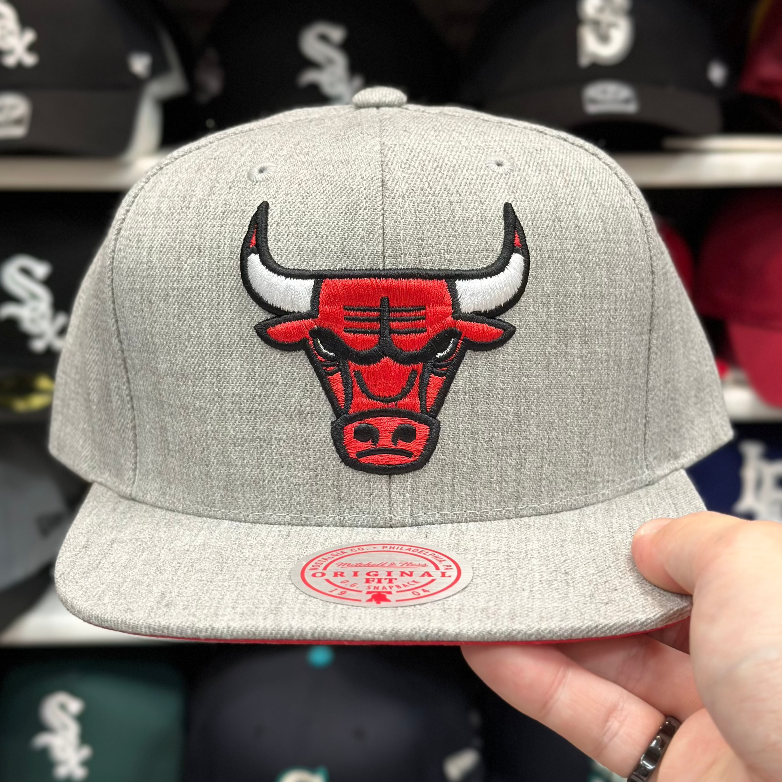 Chicago Bulls Heather Grey Mitchell & Ness Snapback - Product Image