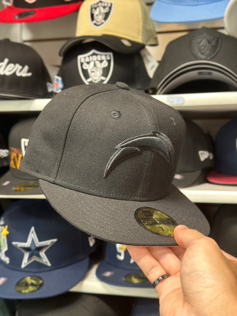 LA Chargers NFL Fitted Hat | New Era 59FIFTY Sized Cap | Black