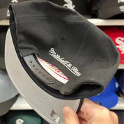 Chicago Bulls 'Botanical Floral' Black Mitchell & Ness Snapback - Product Image