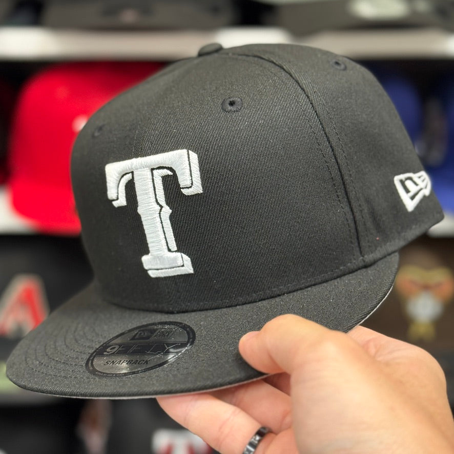 New Era Texas Rangers Black 9FIFTY Snapback - Product Image