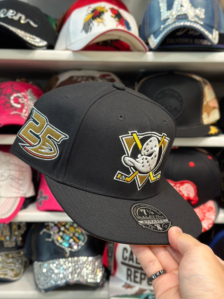 Anaheim Ducks NHL Fitted Hat | Mitchell & Ness Dynasty Sized Hat | Black