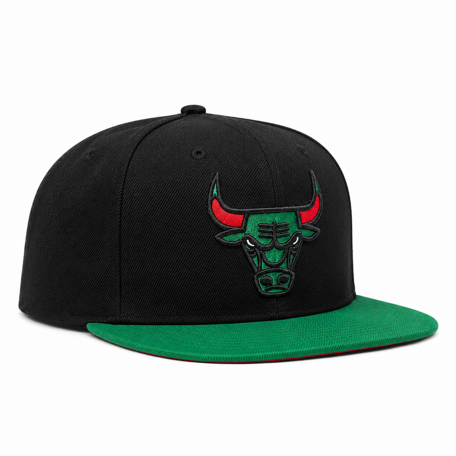 Chicago Bulls Black/Green Mitchell & Ness Snapback - Product Image