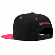 Chicago Bulls Black/Pink Mitchell & Ness Snapback - Product Image
