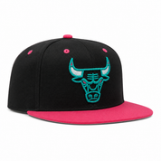 Chicago Bulls Black/Pink Mitchell & Ness Snapback - Product Image