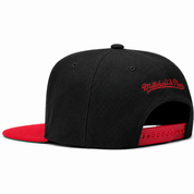 Chicago Bulls Black/Red Mitchell & Ness Snapback - Product Image