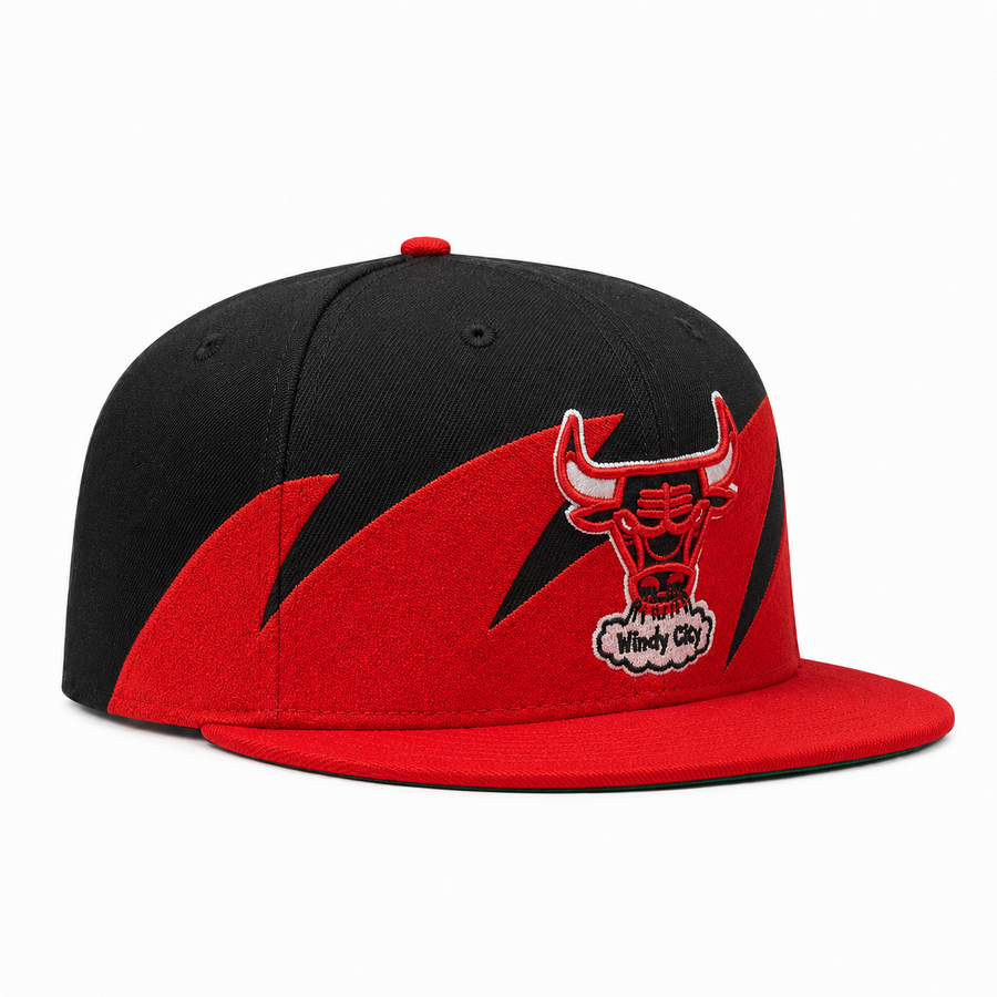 Chicago Bulls Black/Red Mitchell & Ness Snapback - Product Image