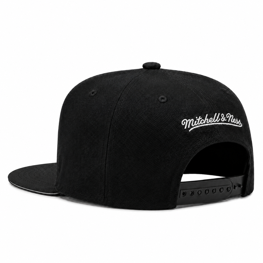Chicago Bulls 'Botanical Floral' Black Mitchell & Ness Snapback - Product Image