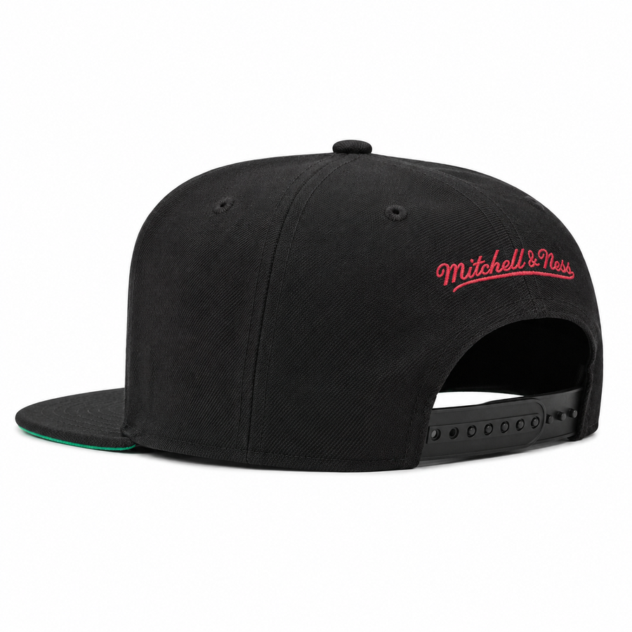 Chicago Bulls 'Echo Logo' Black Mitchell & Ness OG Adjustable Snapback Hat - Product Image