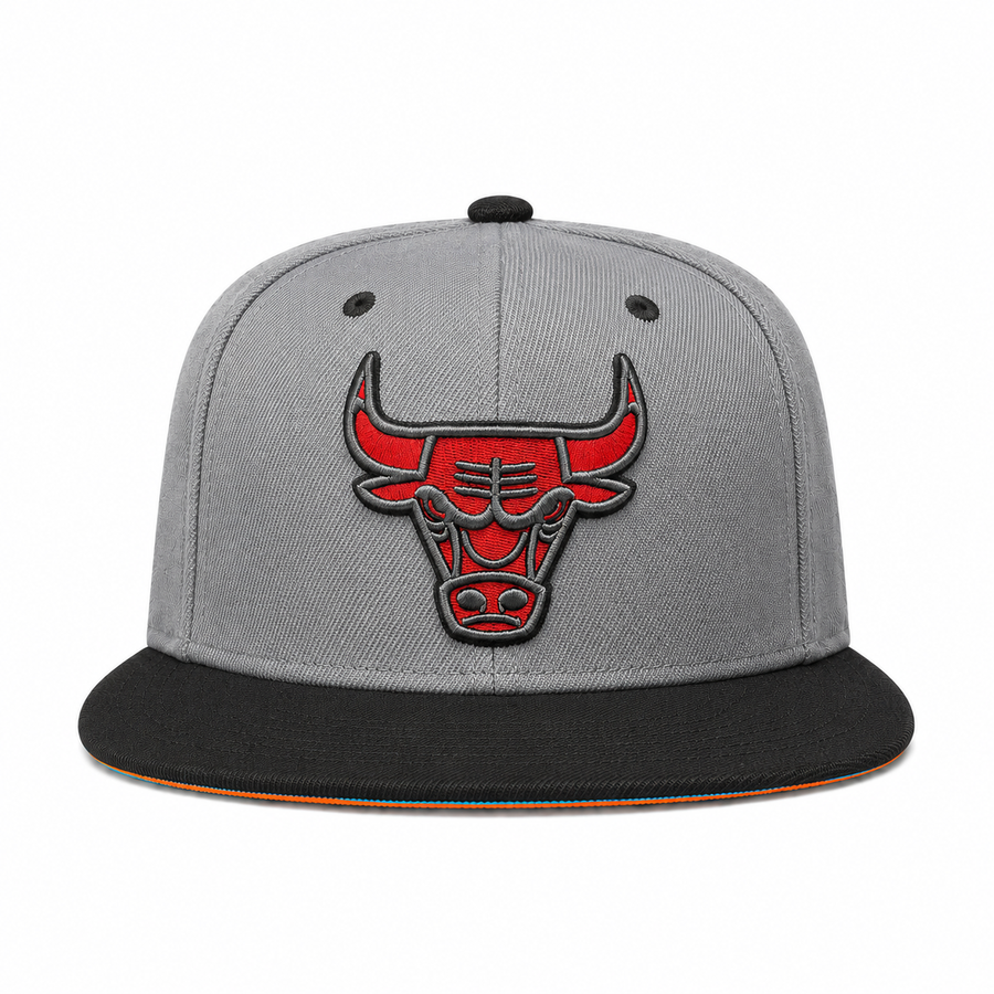 Chicago Bulls Gray/Black Mitchell & Ness Snapback - Product Image