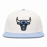 Chicago Bulls White/Black Mitchell & Ness Snapback - Product Image