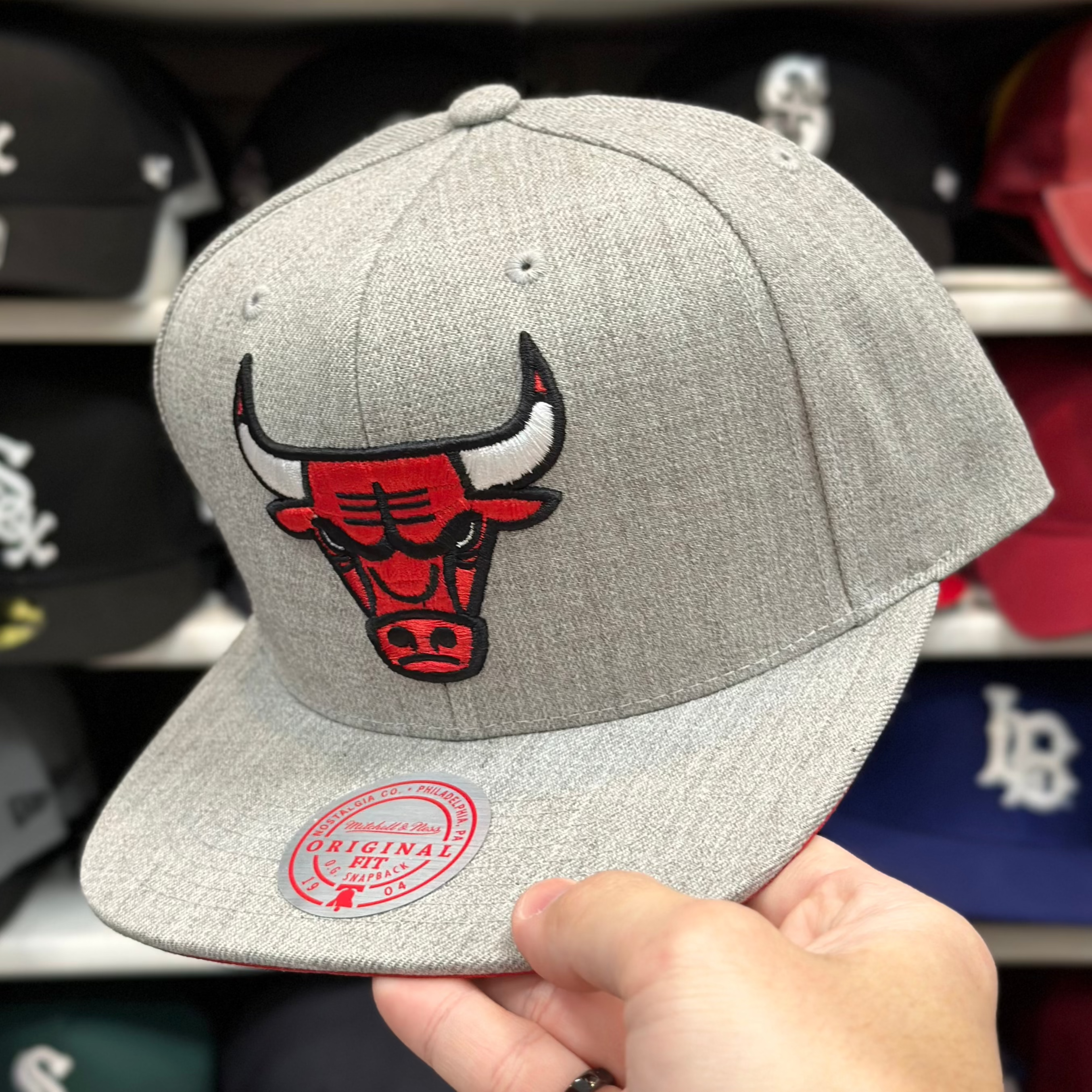 Chicago Bulls Heather Grey Mitchell & Ness Snapback - Product Image