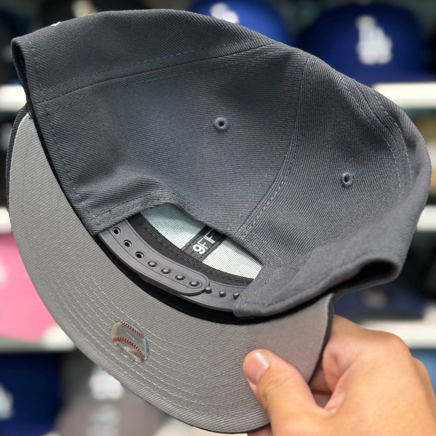 New Era Los Angeles Dodgers Charcoal 9FIFTY Adjustable Snapback Hat