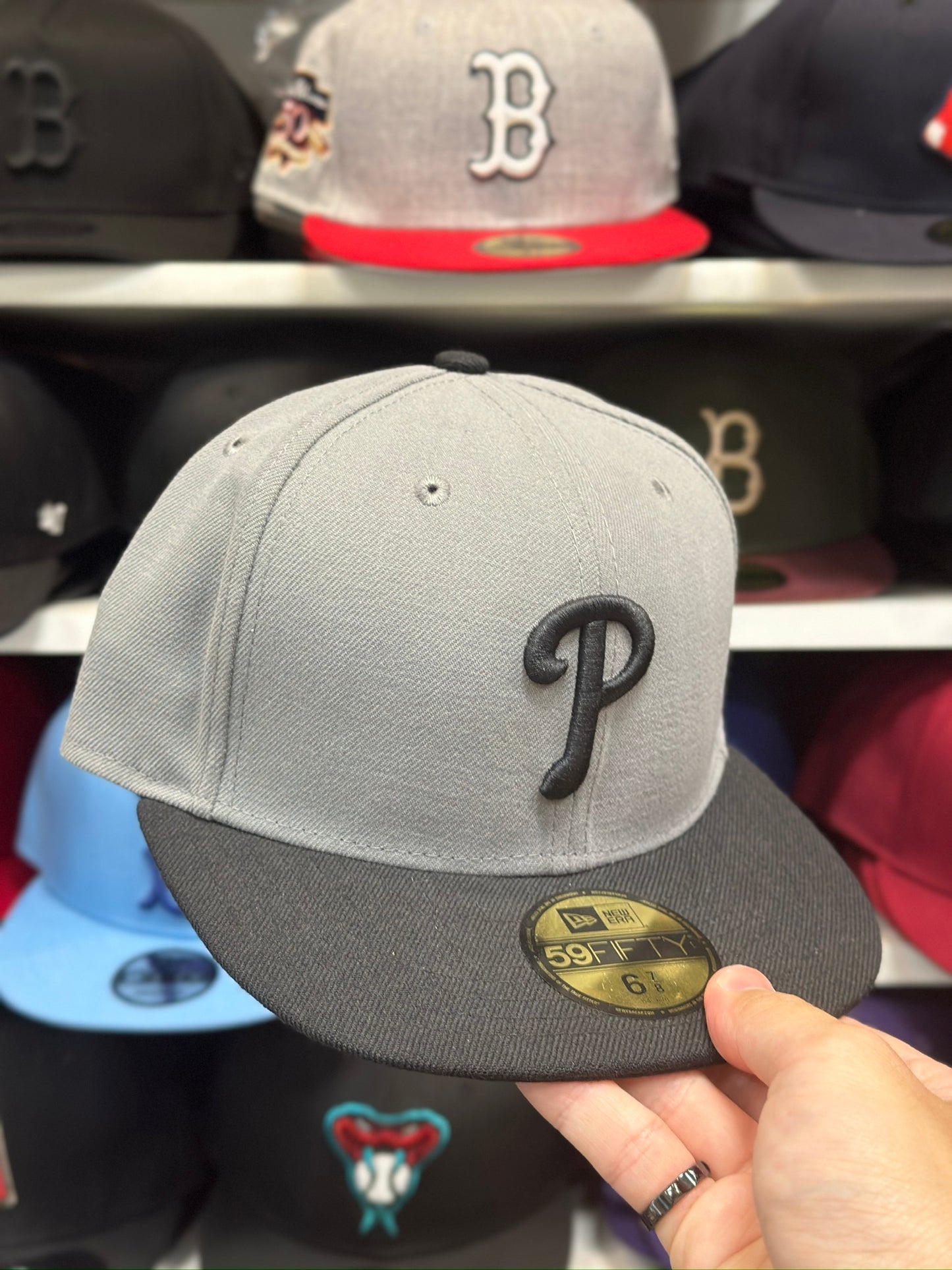 Philadelphia Phillies MLB Fitted Hat | New Era 59FIFTY Sized Cap | Dark Gray/Black