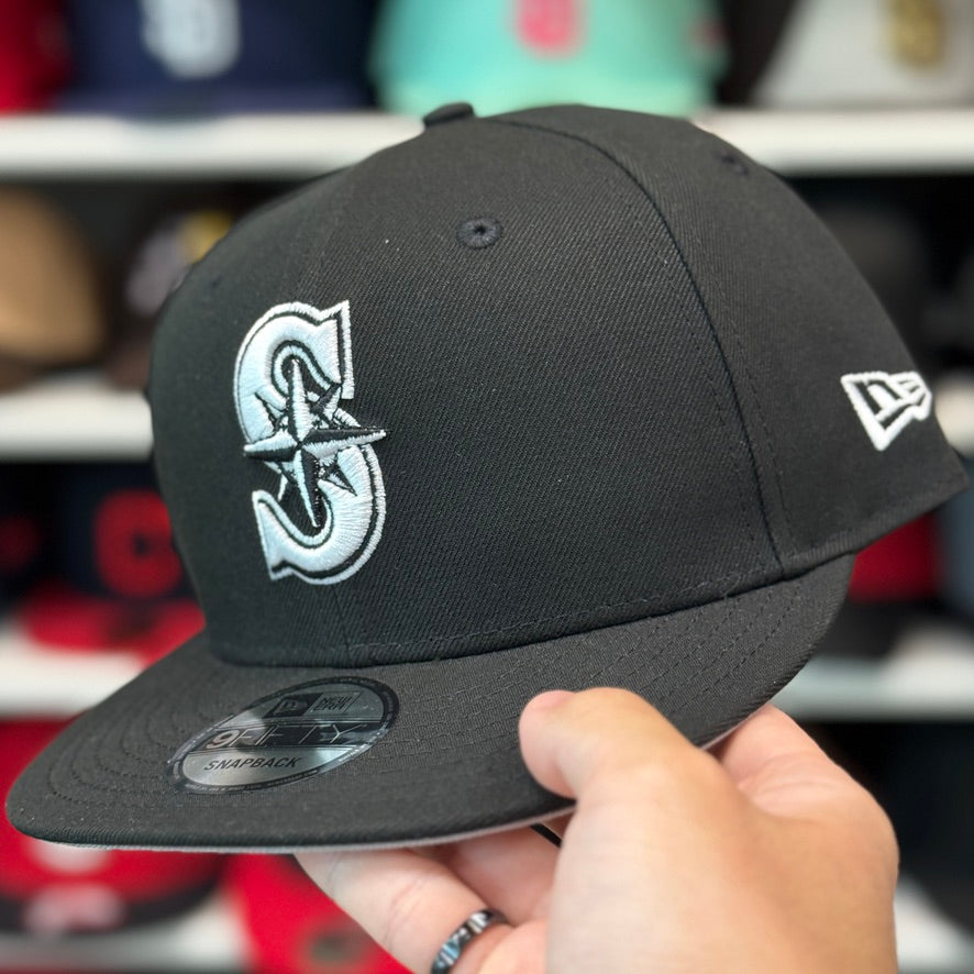 New Era Seattle Mariners Black 9FIFTY Adjustable Snapback Hat