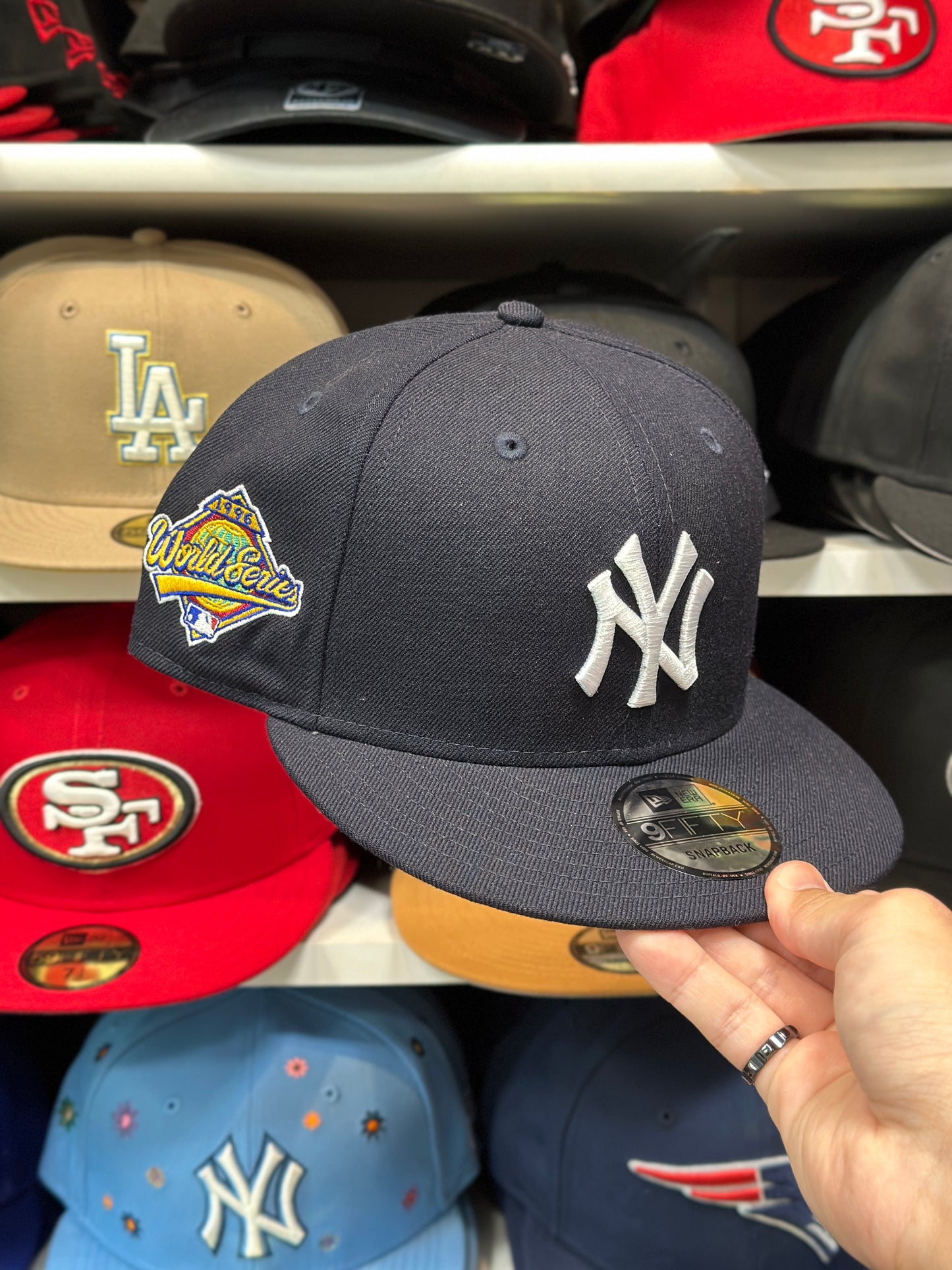 New York Yankees MLB 'World Series' | New Era 9FIFTY Snapback | Navy/Green Paisley