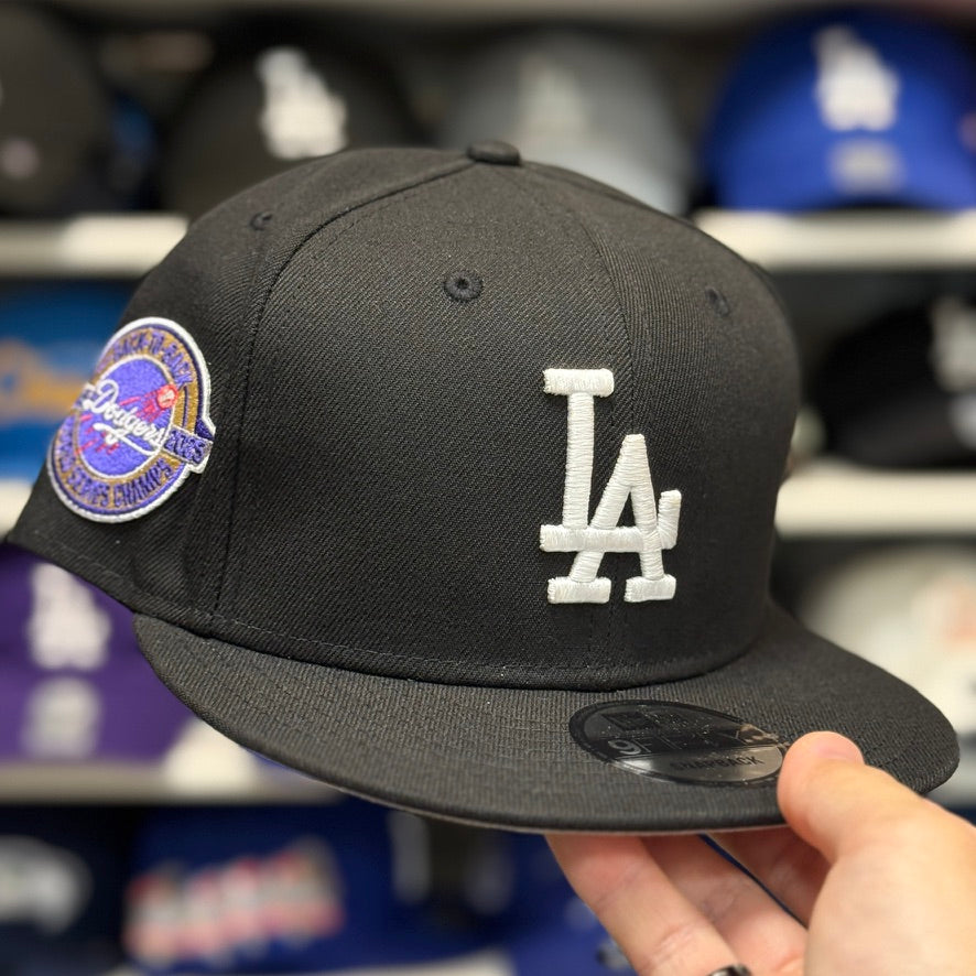 New Era Los Angeles Dodgers 'Back to Back World Series Champs' Black 9FIFTY Snapback - Product Image