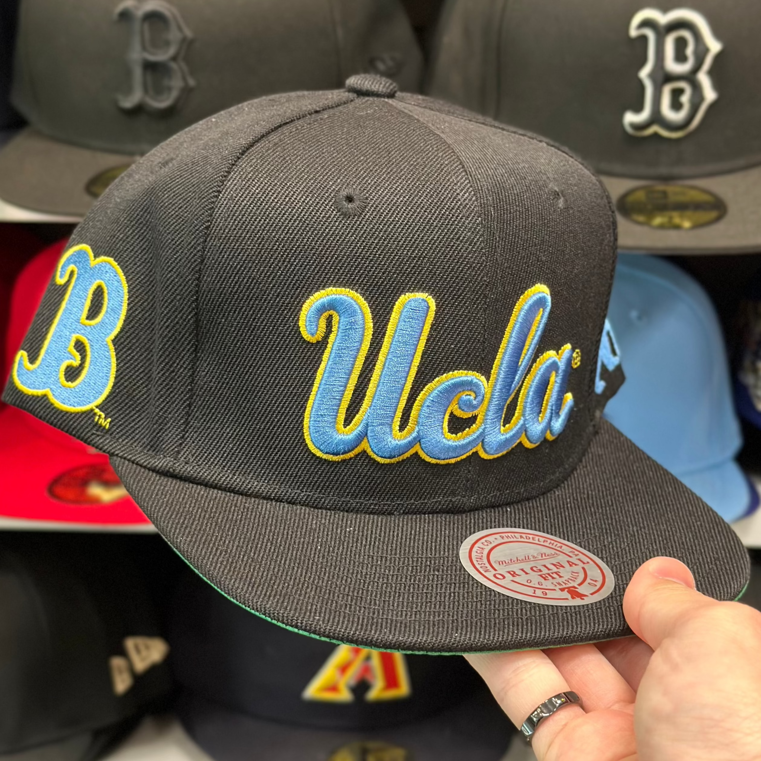 UCLA Bruins NCAA Black Mitchell & Ness Snapback - Product Image