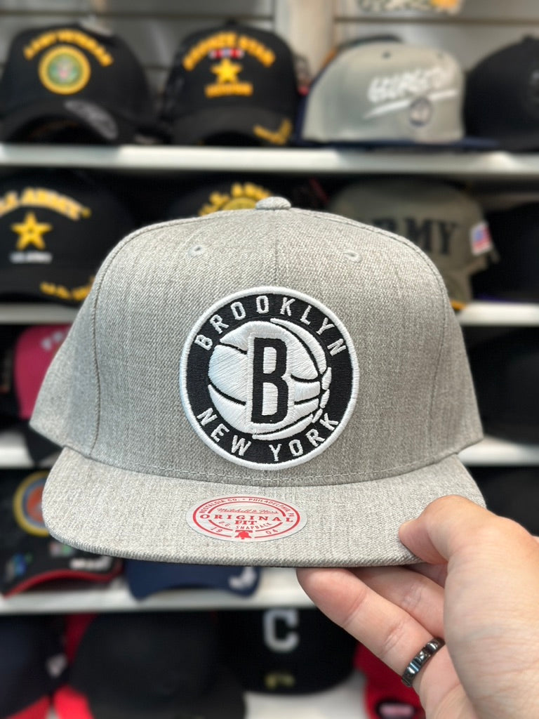 Brooklyn Nets NBA Snapback | Mitchell & Ness Original Fit Adjustable Cap | Silver