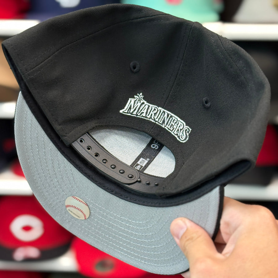 New Era Seattle Mariners Black 9FIFTY Adjustable Snapback Hat