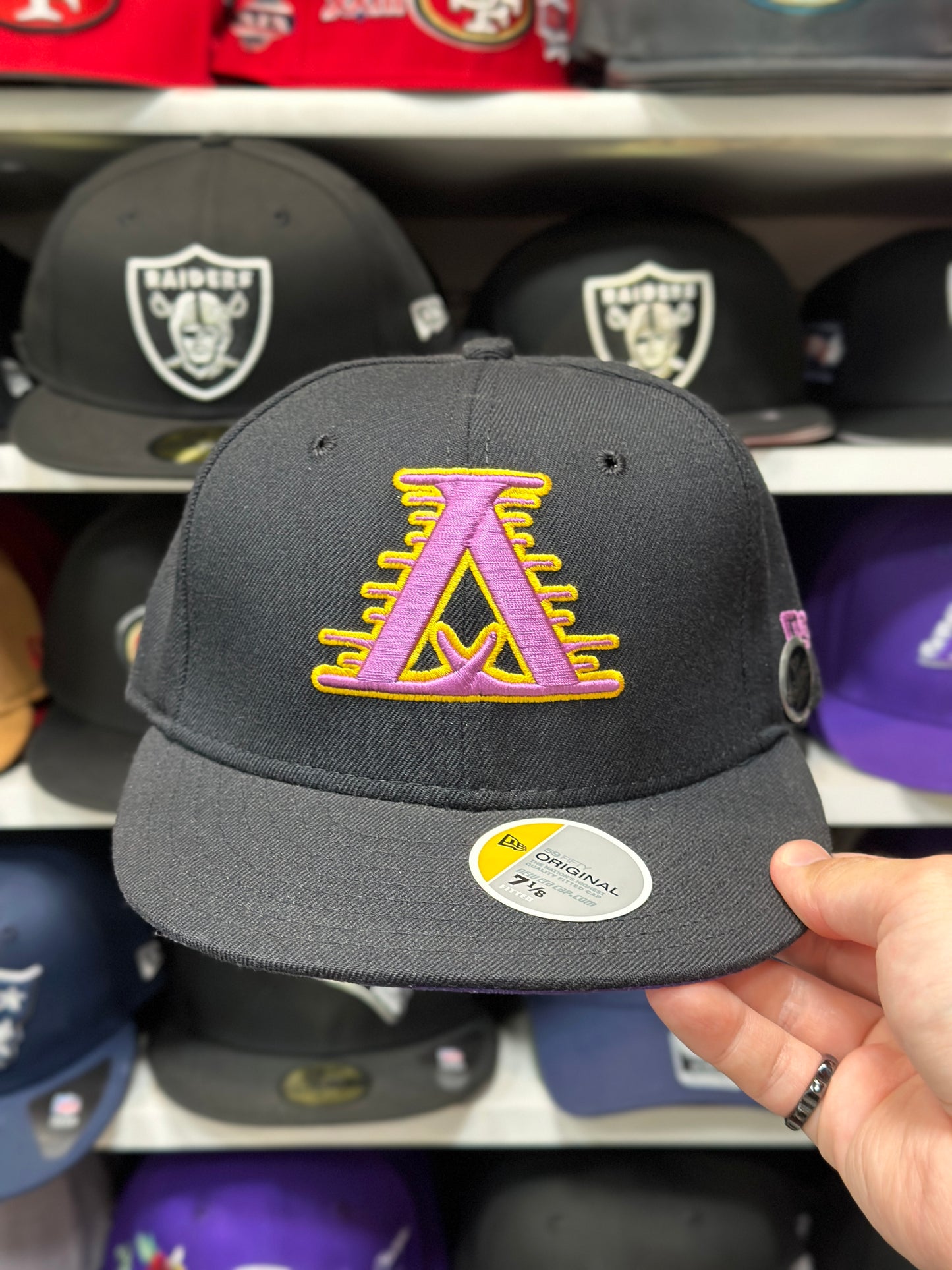 LA Lakers NBA Fitted Cap| Vintage New Era 59FIFTY Sized Cap | Black