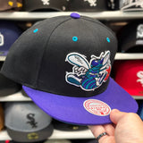 Charlotte Hornets Black/Purple Mitchell & Ness Snapback
