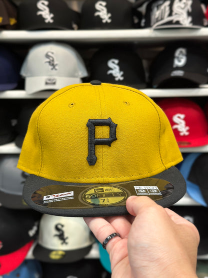 Pittsburgh Pirates NFL Vintage Fitted Cap | New Era 59FIFTY Sized Cap | Size 7 3/4