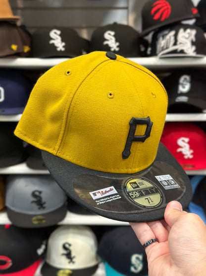 Pittsburgh Pirates NFL Vintage Fitted Cap | New Era 59FIFTY Sized Cap | Size 7 3/4