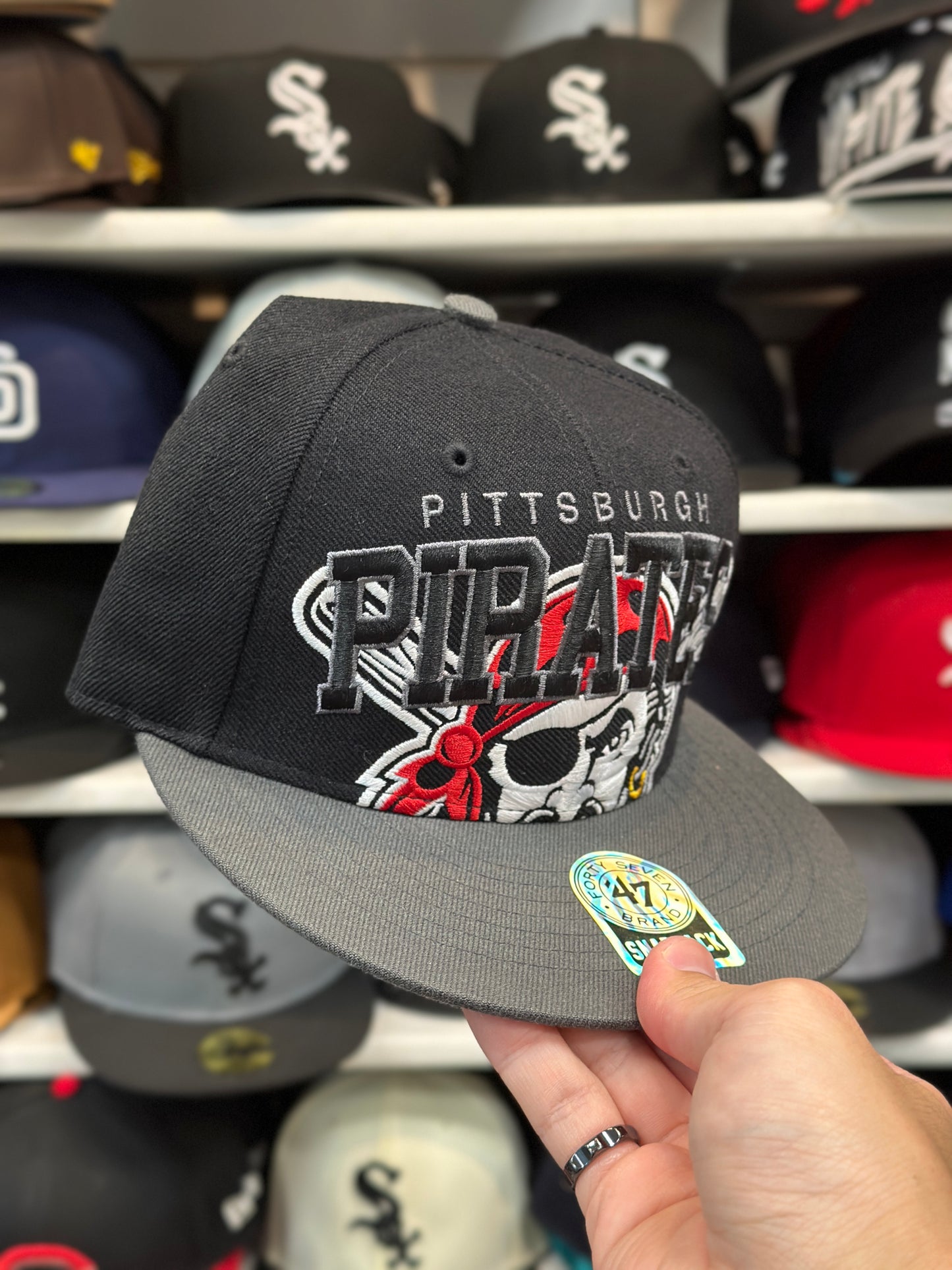 Pittsburgh Pirates NFL Snapback | Vintage '47 Brand Captain Adjustable Snap | Black/Gray