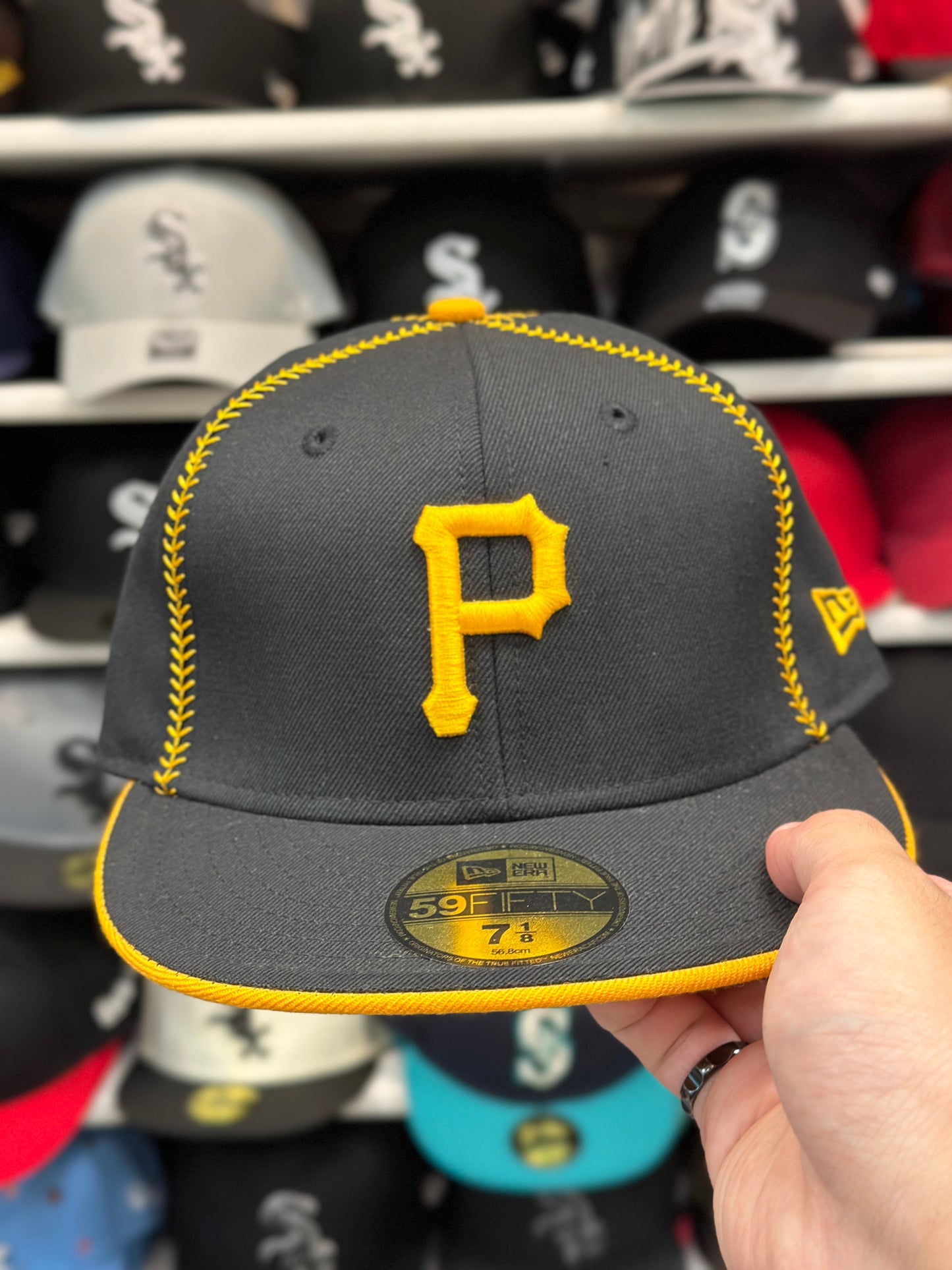 Pittsburgh Pirates NFL Vintage Fitted Cap | New Era 59FIFTY Sized Cap | 7 1/8