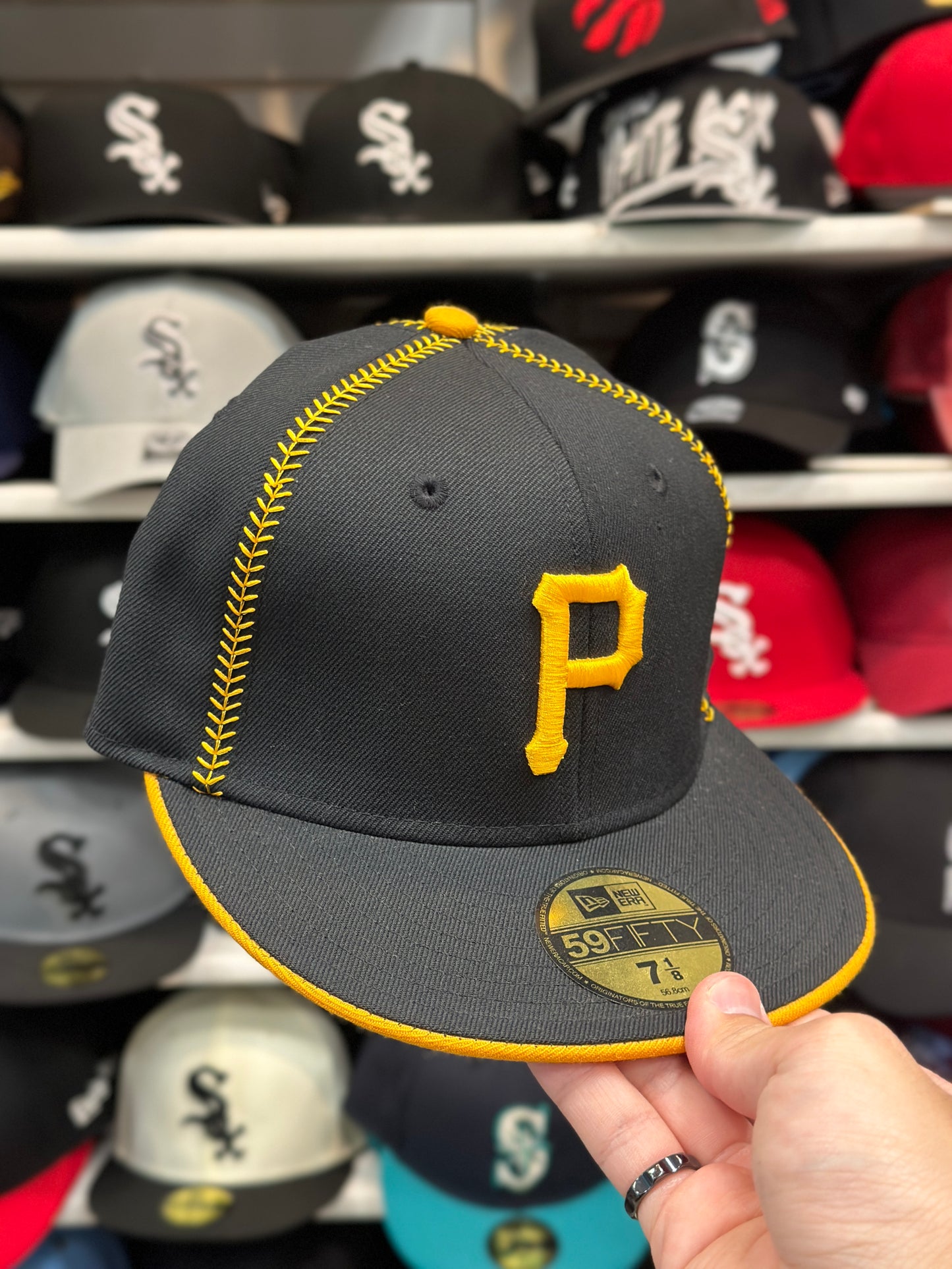 Pittsburgh Pirates NFL Vintage Fitted Cap | New Era 59FIFTY Sized Cap | 7 1/8