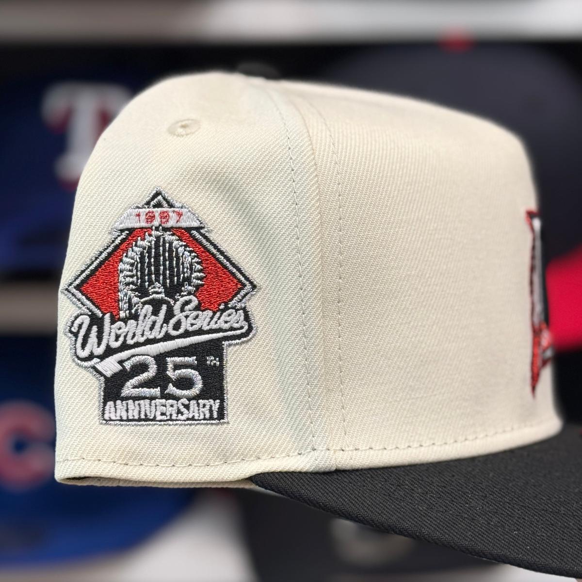 Black Red Chrome 9FIFTY Snapback | Glow in the Dark - Product Image