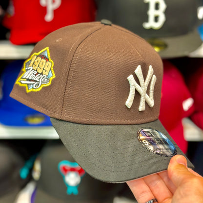 New Era A-Frame New York Yankees Two-Tone '1999 World Series' 9FORTY Snapback Brown/Black