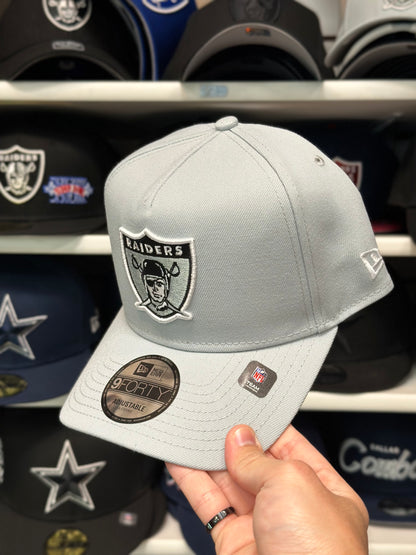 Las Vegas Raiders NFL A-Frame Snapback | New Era 9FORTY Adjustable Snap | Silver