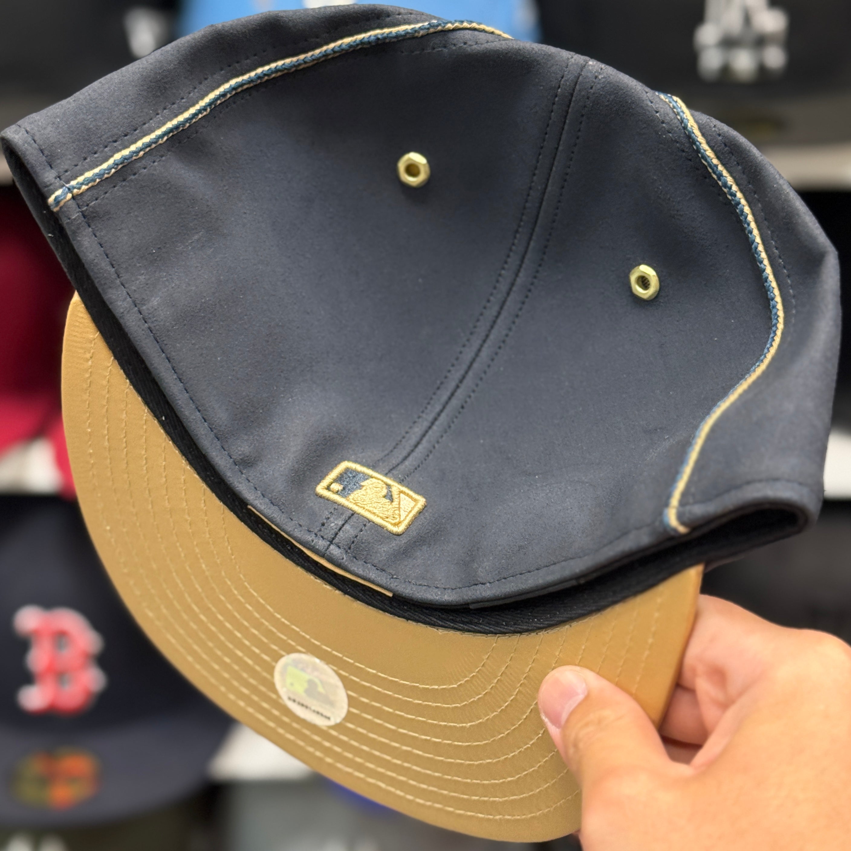 New Era Los Angeles Dodgers 'Vintage Suede' Black 59FIFTY Fitted Hat - Product Image
