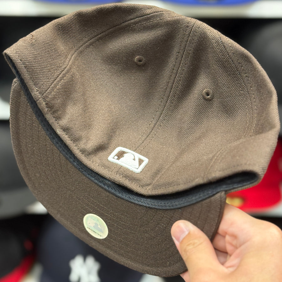 New Era Los Angeles Dodgers 'Mini Logo' Brown 59FIFTY Fitted Hat - Product Image
