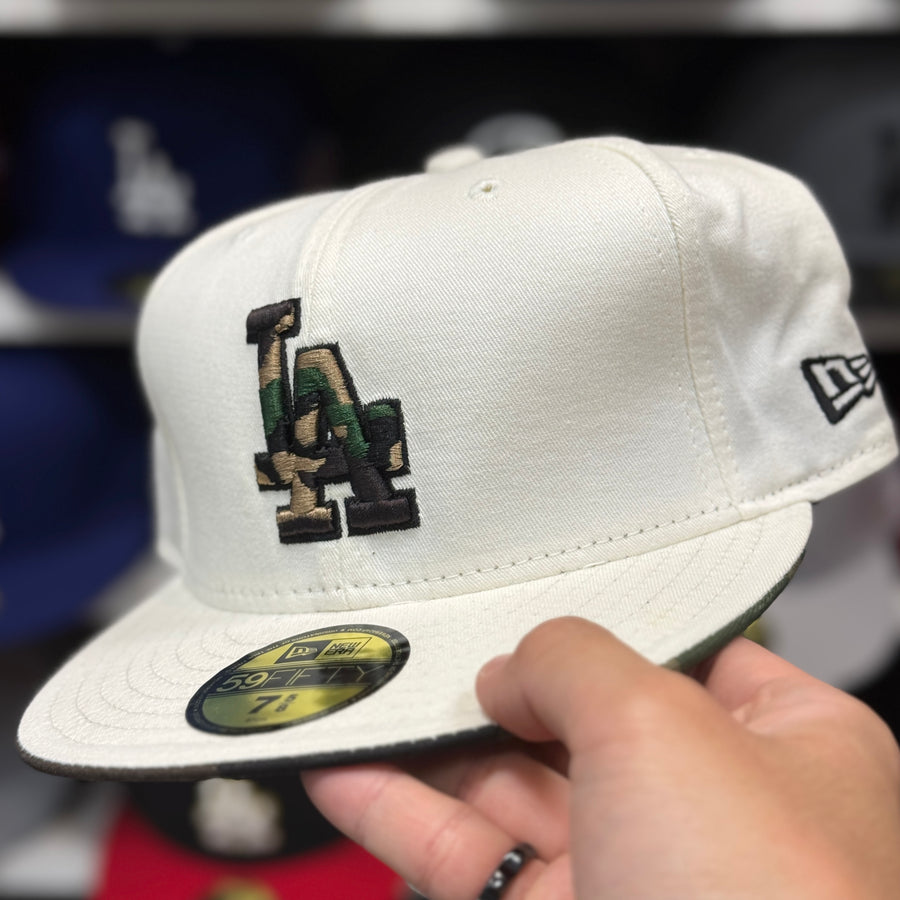 New Era Los Angeles Dodgers 'Chrome Camo' White 59FIFTY Fitted Hat - Product Image