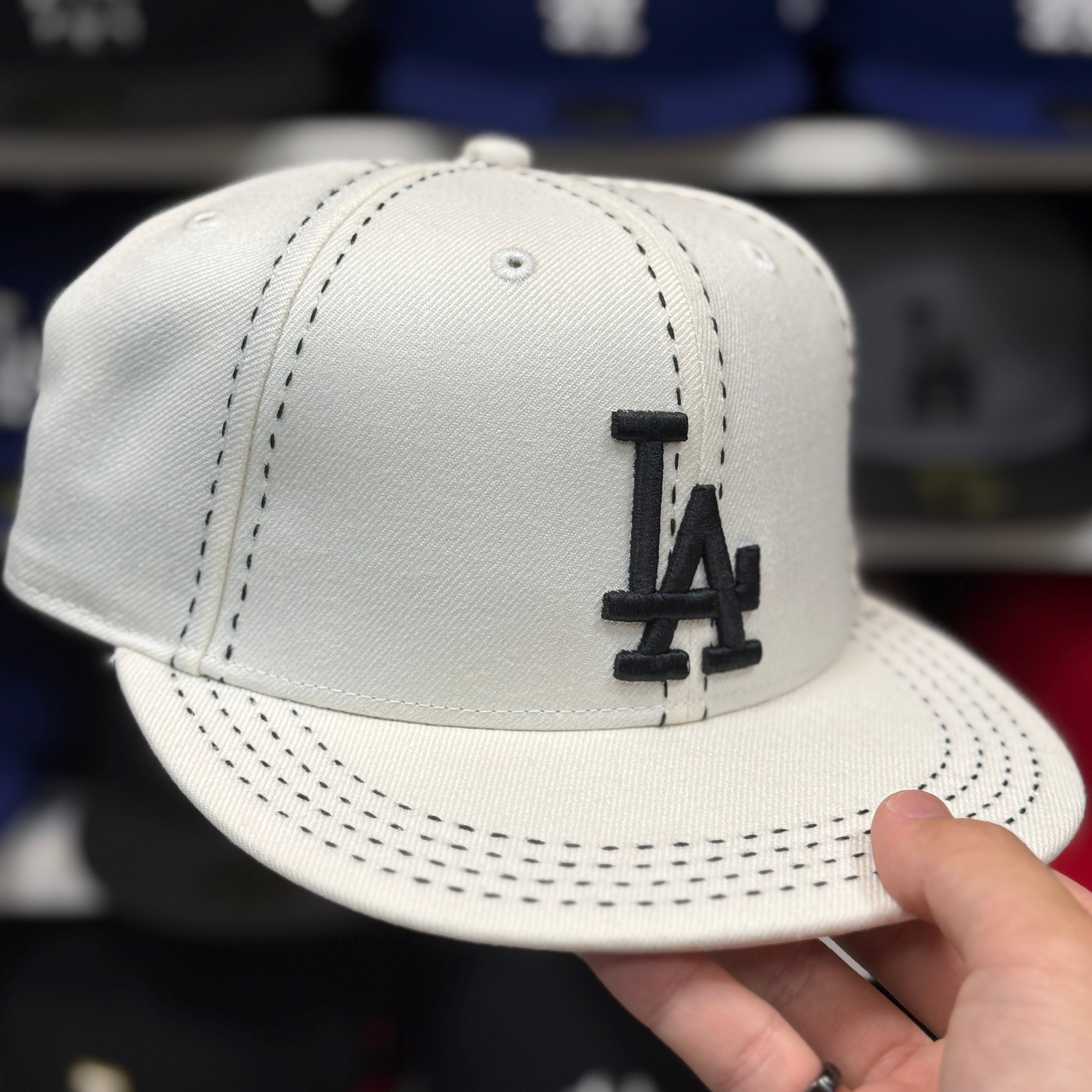 New Era Los Angeles Dodgers 'Chrome Stitch' White 59FIFTY Fitted Hat - Product Image