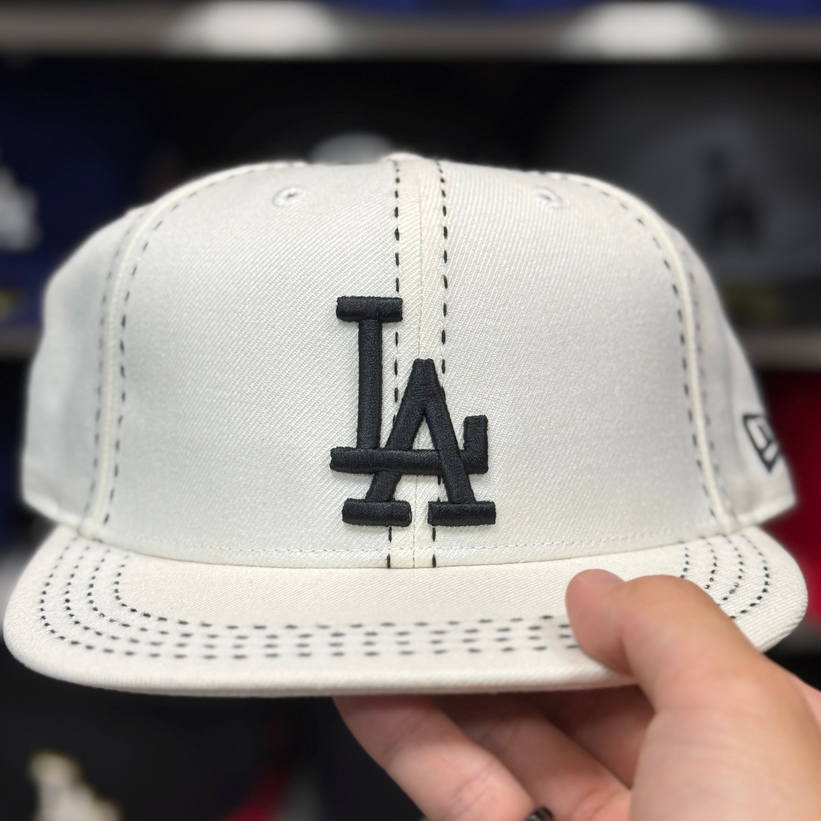 New Era Los Angeles Dodgers 'Chrome Stitch' White 59FIFTY Fitted Hat - Product Image