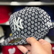 New Era New York Yankees 'Wallpaper Pack' Navy 59FIFTY Fitted Hat - Product Image
