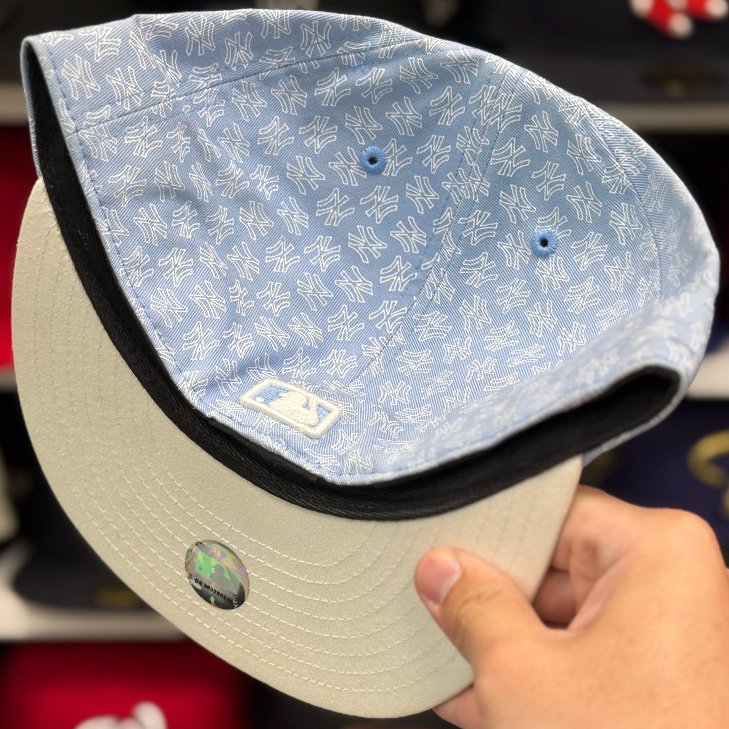 New Era New York Yankees 'Wallpaper Pack' Baby Blue 59FIFTY Fitted Hat - Product Image